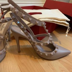 ONLY WORN ONCE, Authentic Valentino rockstud pumps